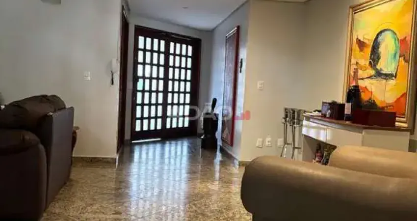 Casa com 5 quartos à venda na Rua 38, 434, Setor Marista, Goiânia