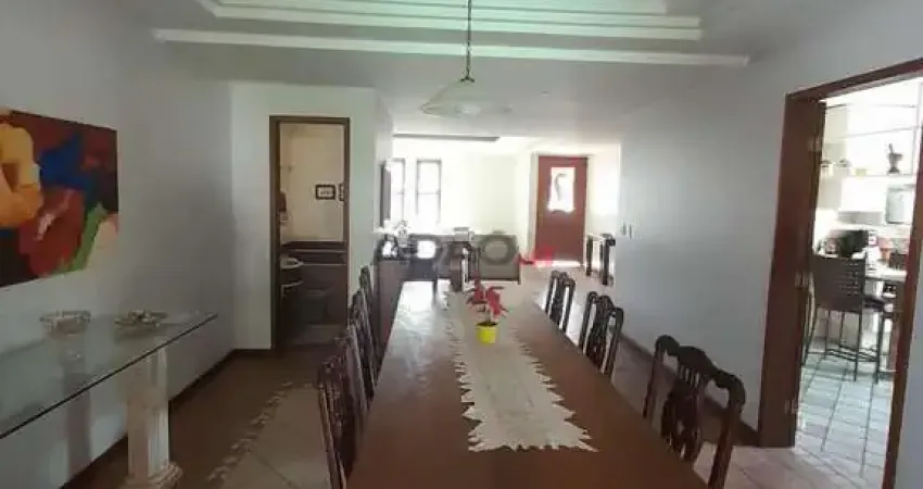 Casa sobrado, 4 quartos, 2 suítes, 4 garagens, Jardim América