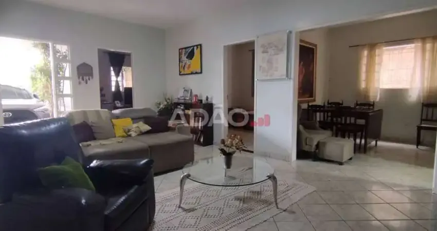 Casa com 4 quartos à venda na Rua do Comércio, 438, Jardim Vitória, Goiânia