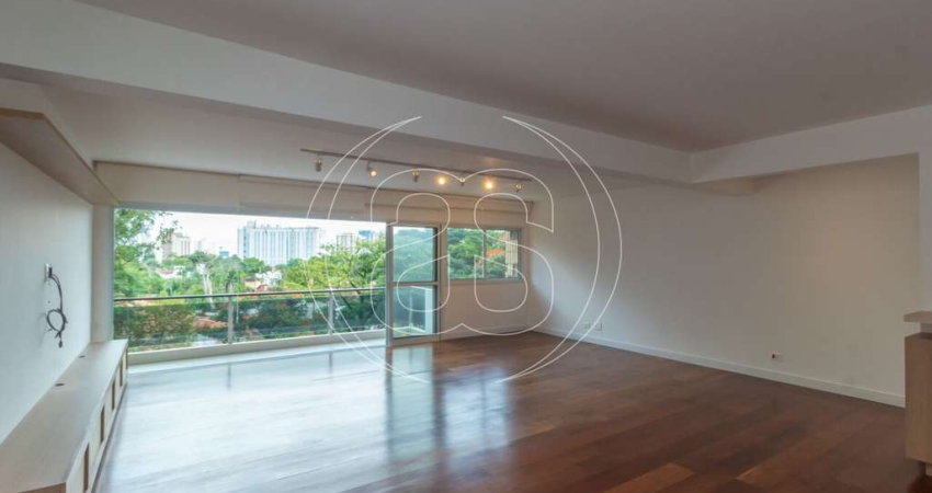 Apartamento de 185m² com reforma minimalista à venda no Alto da Boa Vista