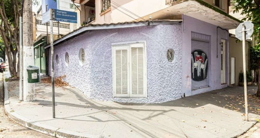 Casa comercial com 5 salas para alugar na Alameda dos Guaramomis, 313, Moema, São Paulo