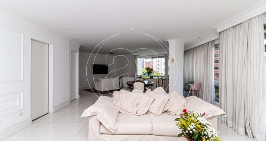 APARTAMENTO REFORMADO E COMPLETO - 154 M²