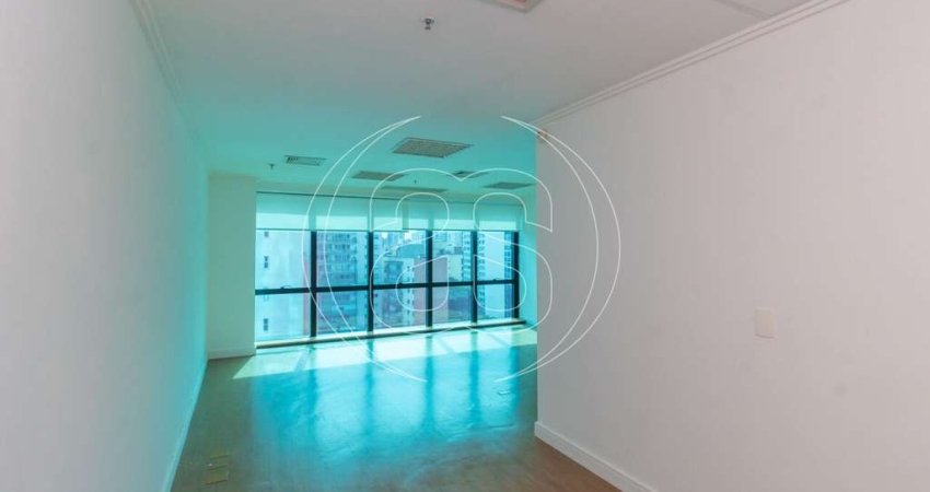 Sala Comercial Excepcional em Indianópolis - 105m², 3 Vagas e Próximo ao Metrô e Parque Ibirapuera!