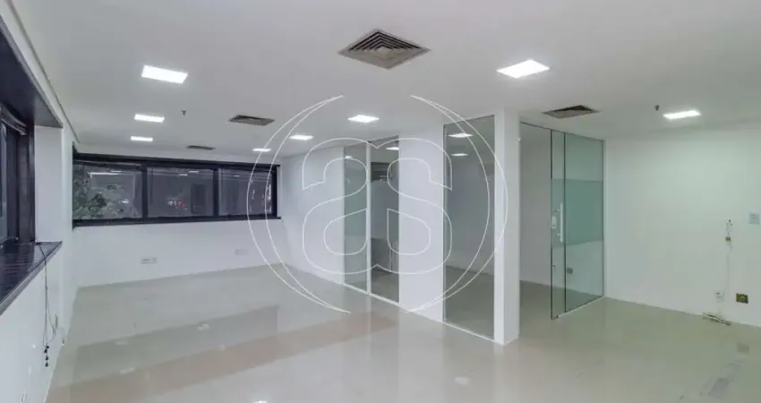 Oportunidade Imperdível: Sala Comercial de 64m² em Moema!