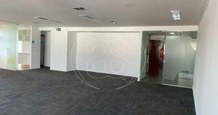 Conjunto comercial na região do brooklin, com 130,95m² útil e 244,32m² total, com 4 salas e 2 vagas!