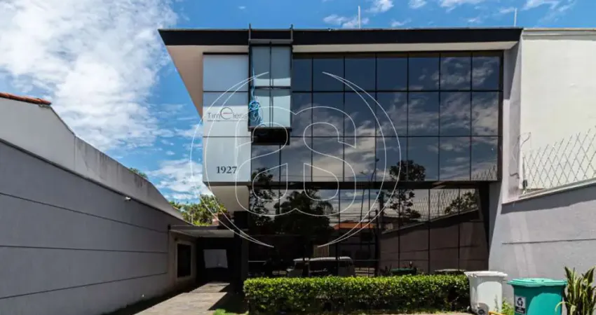 Casa comercial com 11 salas para alugar na Avenida Indianópolis, 1927, Moema, São Paulo