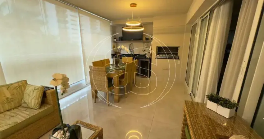 Apartamento à Venda - Moema com 4 Suítes e 4 vagas, 210 m² e varanda gourmet