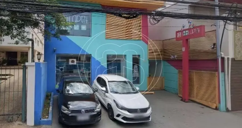 Casa comercial em Moema Pássaro I 9x30 I ZEU I 5 salas, 3 vagas, venda e locação, 2 banheiros!