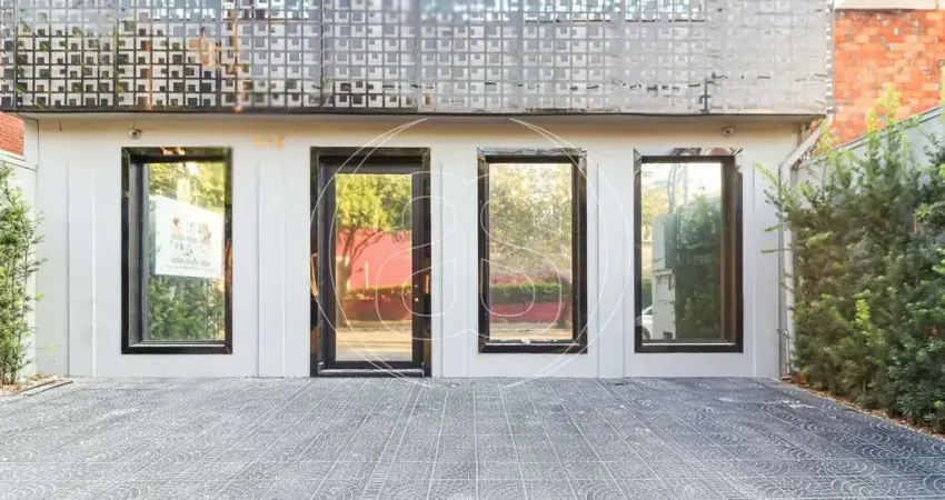 Casa comercial na região de Moema Pássaros com 10X30,00m² e Z.: ZCOR-2