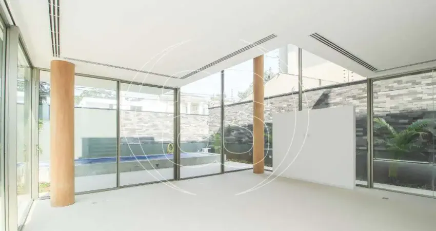 Casa em Condomínio fechado à venda em MOEMA, 636 M² Úteis.