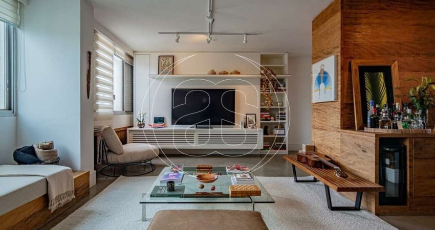 APARTAMENTO - VENDA OU LOCAÇÃO - 151m² - BOA LOCALIZAÇÃO.