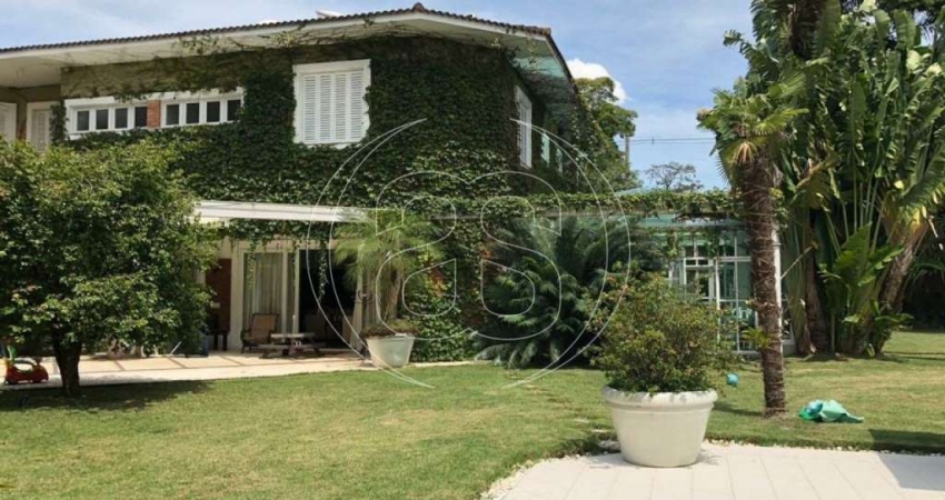 Casa de altíssimo padrão com 1100m² de área construído à venda no Alto da Boa Vista, São Paulo - SP