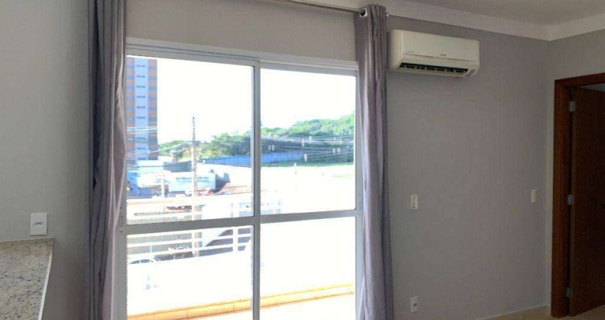 Apto. tipo flat, Jd. Botânico, 1 suíte, sala com sacada, garagem. Piscina semiolímpica, academia, quadra de tênis, salão de festas e varanda gourmet.