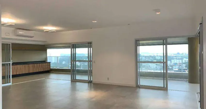 4 SUÍTES | 292 M² PRIVATIVOS | 4 VAGAS | TERRAÇO GOURMET  Completo de armários, iluminação, ar condicionado e fechamento da varanda.