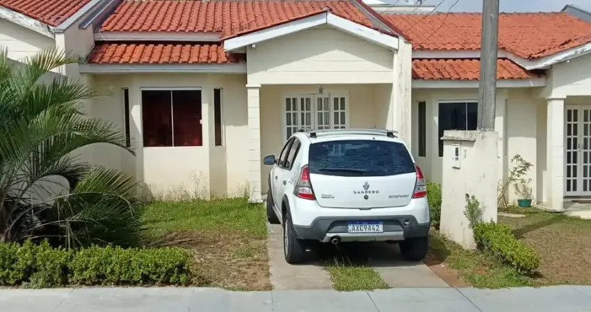 Linda casa em condomínio fechado, sua oportunidade está aqui