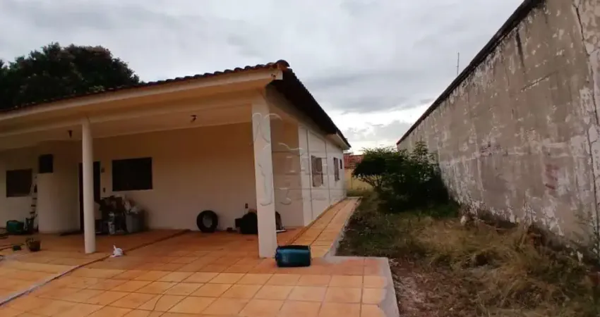 Casa de 193m² com 03 quartos com 02 suítes para locação e venda - Ribeirânia