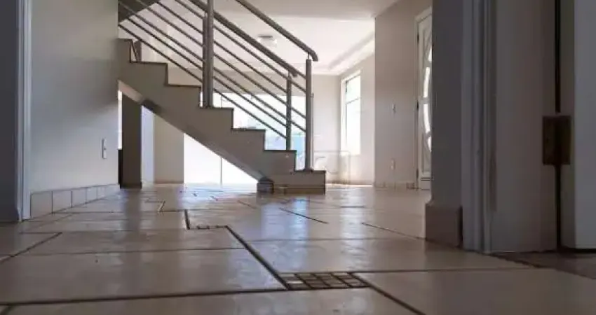 Casa em condominio fechado de 329m² com 04 quartos - Vila Florença