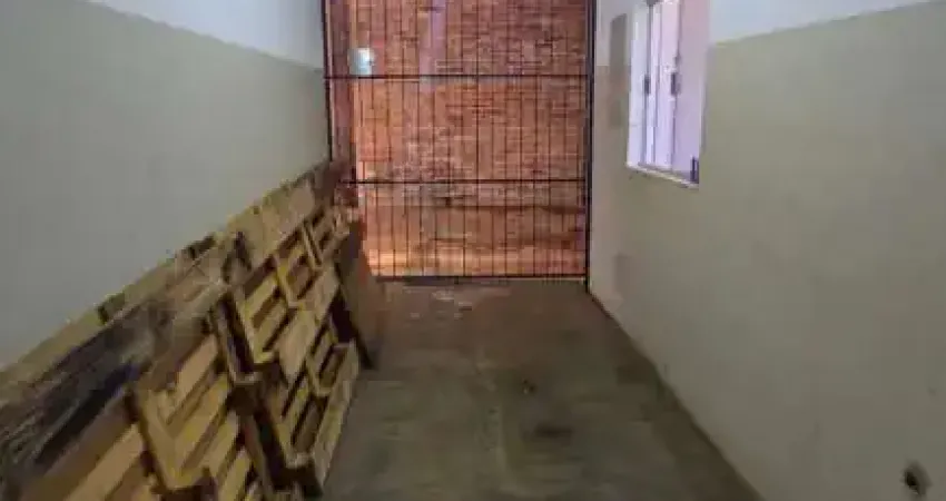 Galpão de 646m² com área de carga e descarga para locação - Jardim Salgado Filho