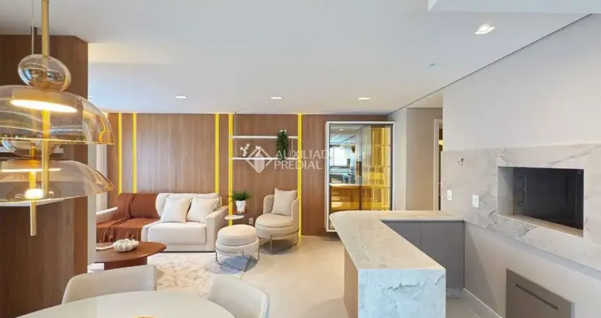 Apartamento com 3 quartos à venda na Rua Dário Pederneiras, 577, Petrópolis, Porto Alegre