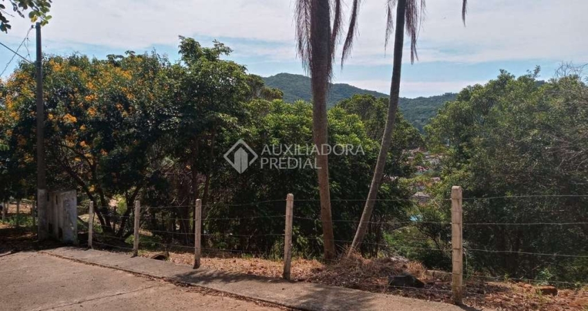 Terreno à venda na Rua Ovídio Zierke, 1, Cachoeira do Bom Jesus, Florianópolis