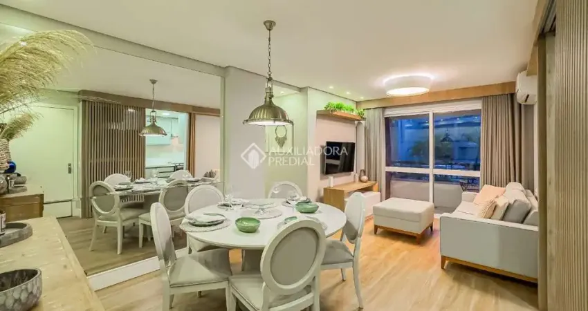 Apartamento com 3 quartos à venda na Rua Jari, 359, Passo da Areia, Porto Alegre