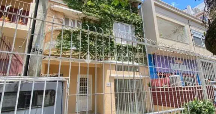 Casa com 3 quartos à venda na Rua Miguel Tostes, 849, Rio Branco, Porto Alegre