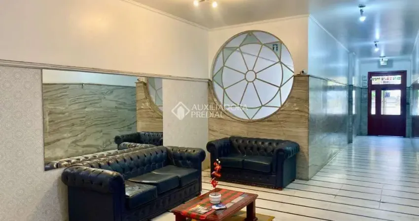 Apartamento com 3 quartos à venda na Avenida Cristóvão Colombo, 1248, Floresta, Porto Alegre