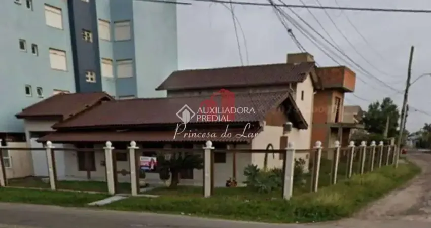 Casa com 3 quartos à venda na Caldas Junior, 2952, Centro, Tramandaí