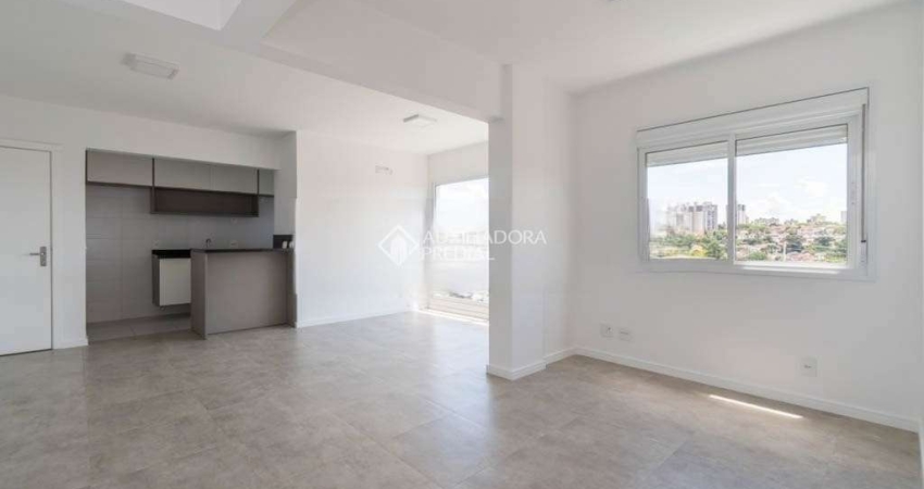 Apartamento com 2 quartos à venda na Rua Bezerra de Menezes, 623, Passo da Areia, Porto Alegre