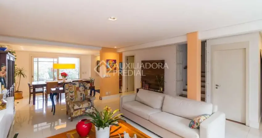 Casa em condomínio fechado com 3 quartos à venda na Rua João Caetano, 707, Três Figueiras, Porto Alegre