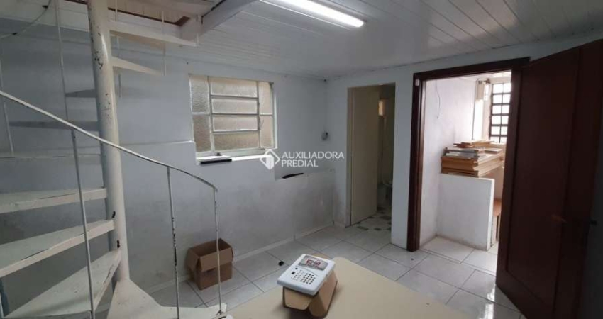 Casa com 3 quartos à venda na Rua Felizardo de Farias, 236, Medianeira, Porto Alegre