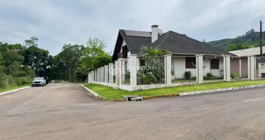 Casa com 3 quartos à venda na Augusto Orlandi, 449, Várzea Grande 1º de Maio, Gramado