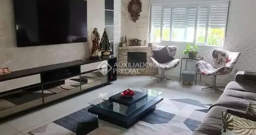 Casa com 3 quartos à venda na Rua Lopes Trovão, 270, São José, Canoas