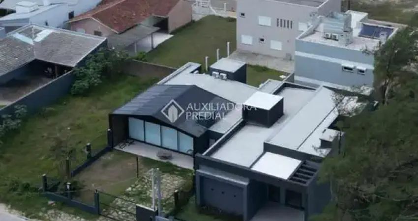 Casa com 2 quartos à venda na Rua Das Azaléias, 384, Noiva Do Mar, Xangri-Lá
