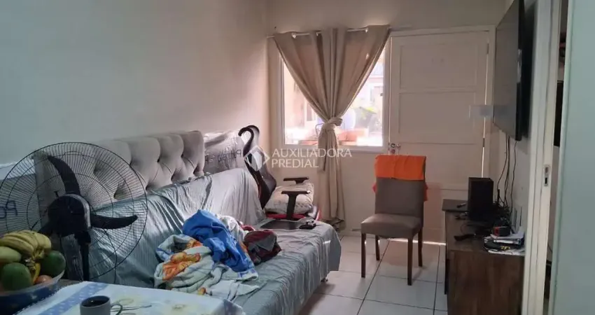 Casa com 2 quartos à venda na Safira, 69, Fazenda Esperança, Cachoeirinha