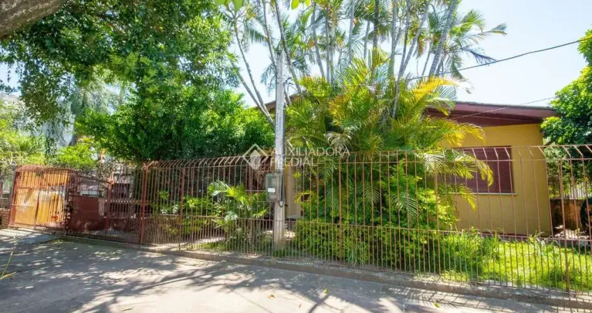 Casa com 3 quartos à venda na Rua São Pedro, 134, Marechal Rondon, Canoas