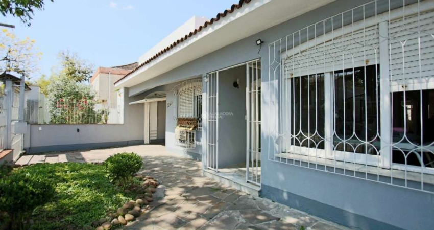 Casa em condomínio fechado com 3 quartos à venda na Rua Alfredo Silveira Dias, 223, Nonoai, Porto Alegre