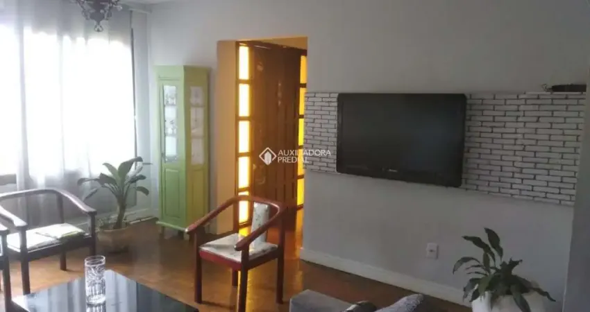 Casa em condomínio fechado com 3 quartos à venda na Rua Cirino Prunes, 620, Espírito Santo, Porto Alegre