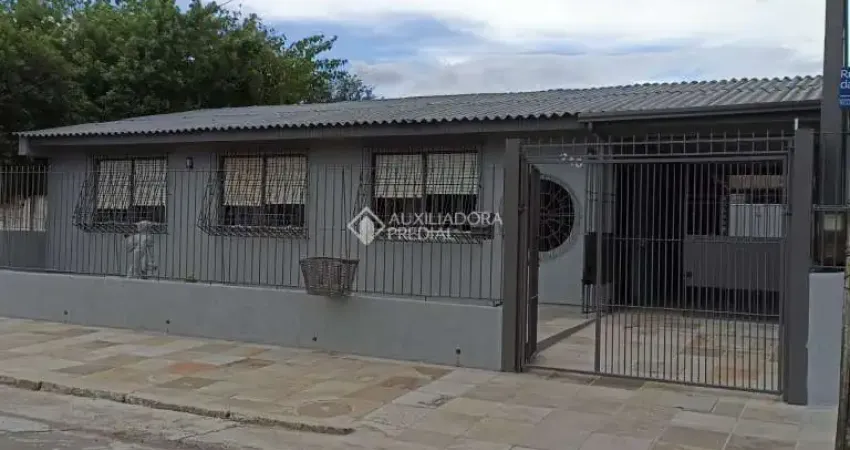 Casa em condomínio fechado com 3 quartos à venda na Rua Rodrigues da Costa, 240, Sarandi, Porto Alegre