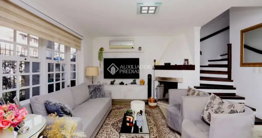 Casa em condomínio fechado com 3 quartos à venda na Rua Doutor Barbosa Gonçalves, 230, Chácara das Pedras, Porto Alegre