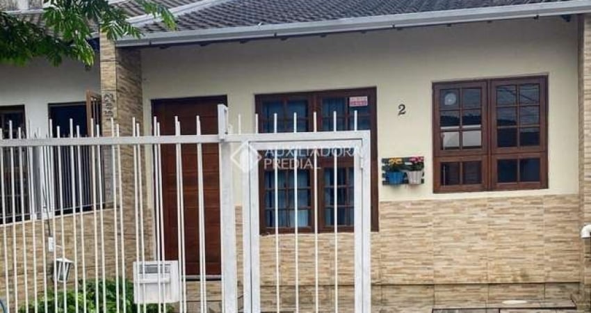 Casa em condomínio fechado com 2 quartos à venda na Rua Emília Gaúna Bochehin, 502, Parque da Matriz, Cachoeirinha