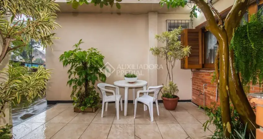 Casa com 3 quartos à venda na Rua Fátima, 314, Partenon, Porto Alegre