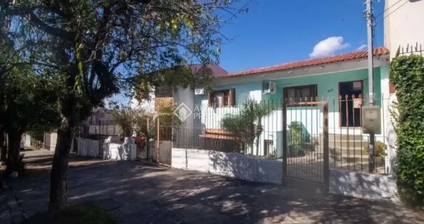 Casa em condomínio fechado com 2 quartos para alugar na Rua Doze de Outubro, 664, Partenon, Porto Alegre