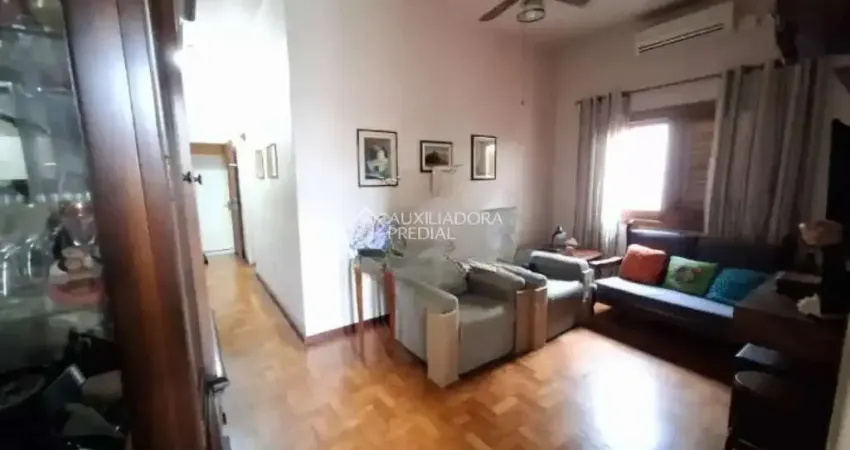 Casa com 2 quartos à venda na Rua Gomes Jardim, 527, Santana, Porto Alegre