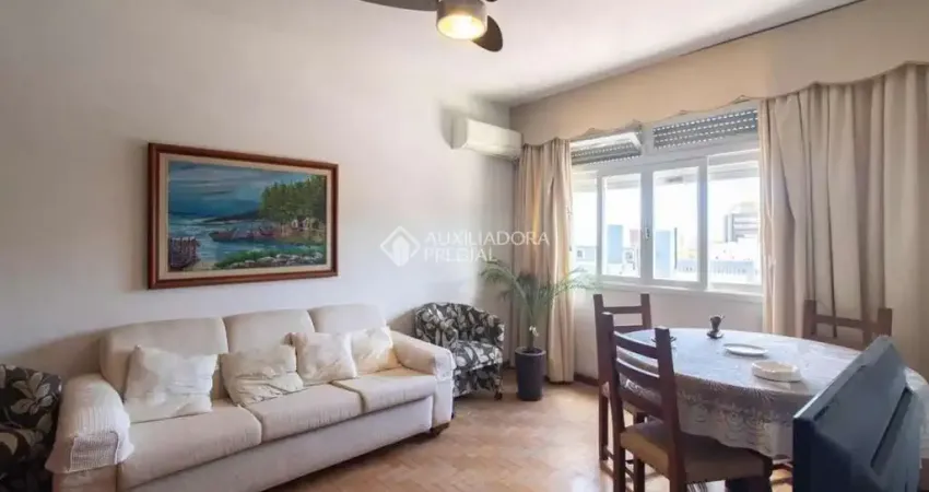 Apartamento com 3 quartos para alugar na Rua Coronel Genuino, 449, Centro Histórico, Porto Alegre