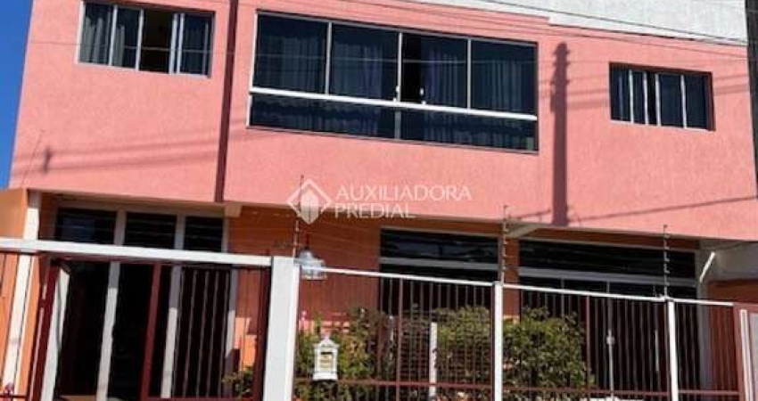 Casa com 3 quartos à venda na Rua Coronel Aparício Borges, 2601, Coronel Aparício Borges, Porto Alegre