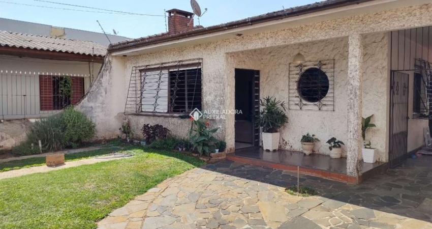 Casa com 3 quartos à venda na Rua Júlio de Castilhos, 1064, Niterói, Canoas