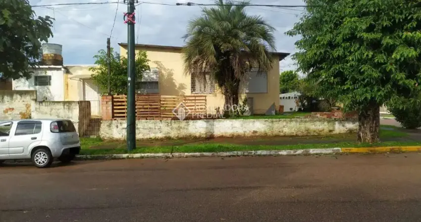 Casa com 3 quartos à venda na Rua Osvaldo Optiz, 595, Estância Velha, Canoas