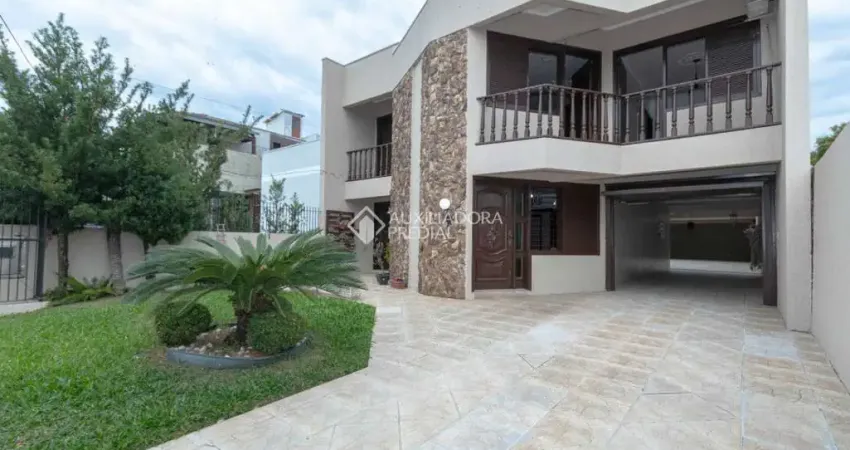 Casa com 5 quartos à venda na Rua Uruguai, 143, São José, Canoas