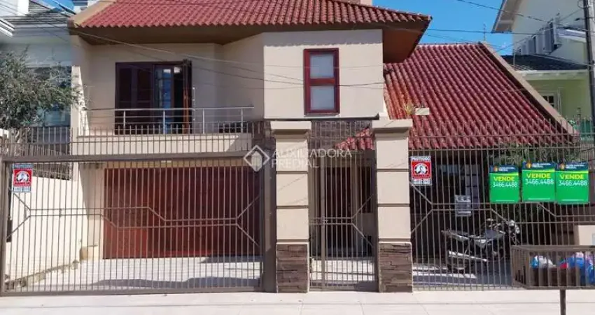 Casa com 4 quartos à venda na Vereador Adão Rozende Pinto, 150, Centro, Canoas